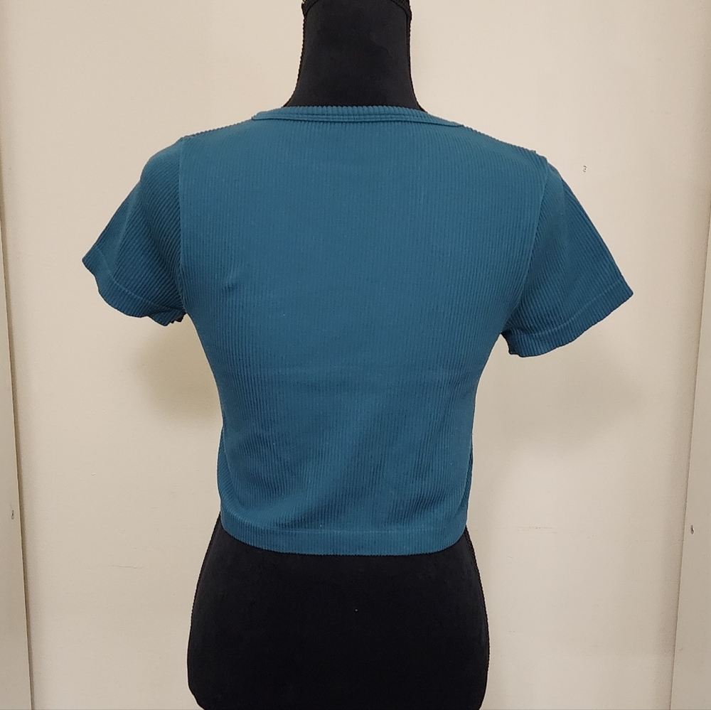 Green Ribbed  Crop Top - Picture 5 of 8